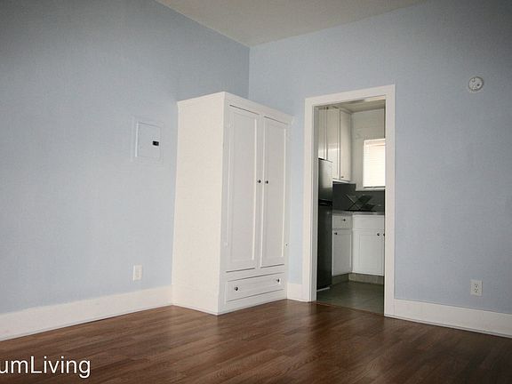 4th image of 981 E Orange Grove Blvd APT 2