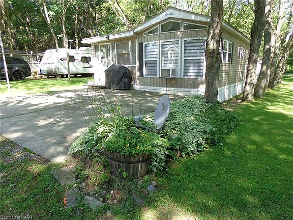 2nd image of 1652 Puddicombe Rd #422