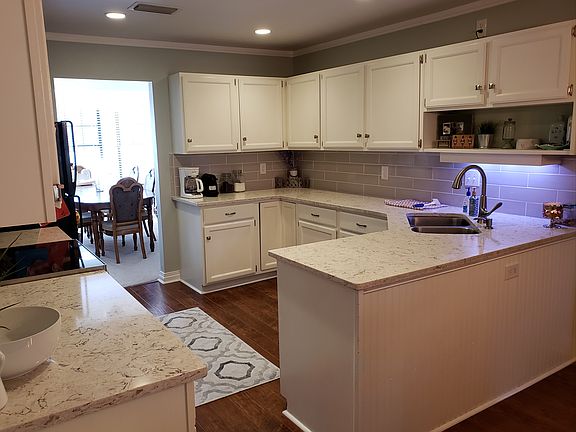 5th image of 511 Lazy Meadow Dr E