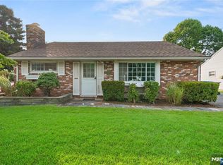 498 Riverside Ter, Rutherford, NJ 07070