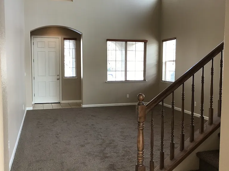 1235 Bluegrass Ct — Photo 8