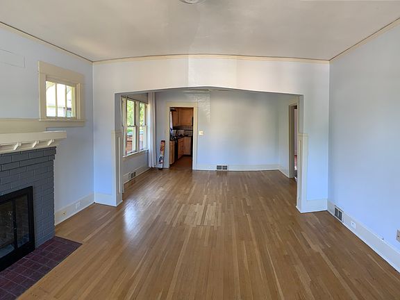 Living/dining room