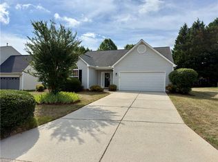 3706 Queenswood Ln, Jamestown, NC 27282