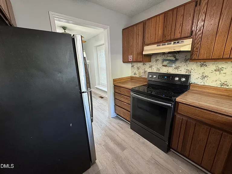 4200 Bertram Dr — Photo 4