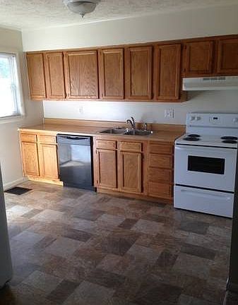 2nd image of 694 Woodbury Ave