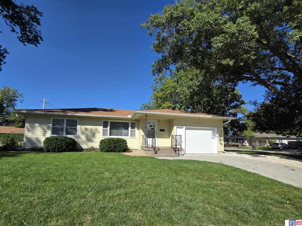 1724 William Dr, Beatrice, KS 66831