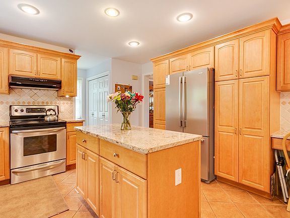 5th image of 816 Wildwood Ct