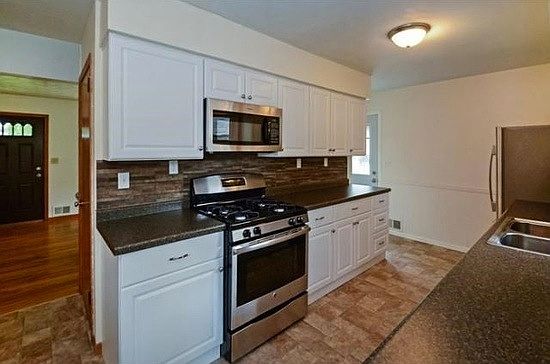 4th image of 648 Martha Ln