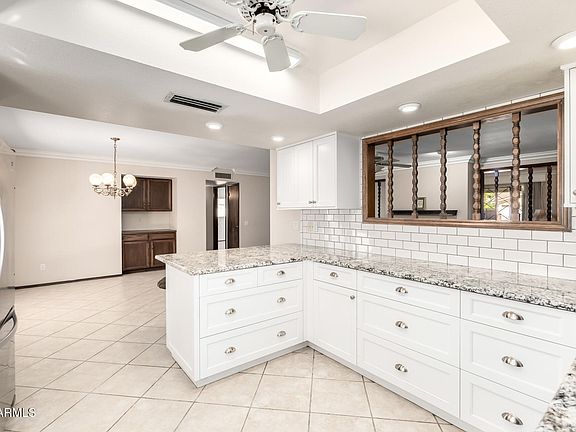 4th image of 1549 E GREENWAY Street