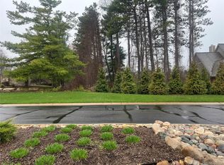 3291 Timberlake Dr, Commerce Township, MI 48390