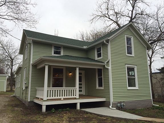 4 bedrooms and 2 bathrooms