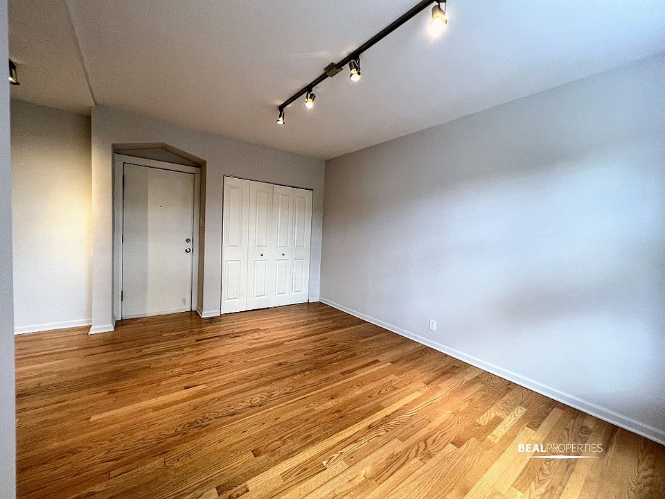 1st image of 2834 W Palmer St #2834109