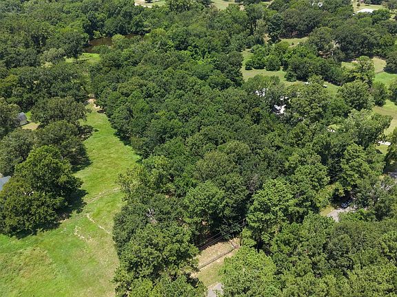 4th image of 32 Landrum Village Ln