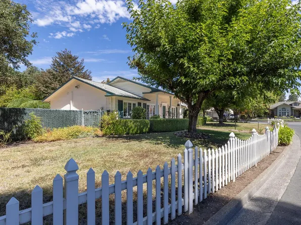 4910 Deerwood Drive, Santa Rosa, CA 95403