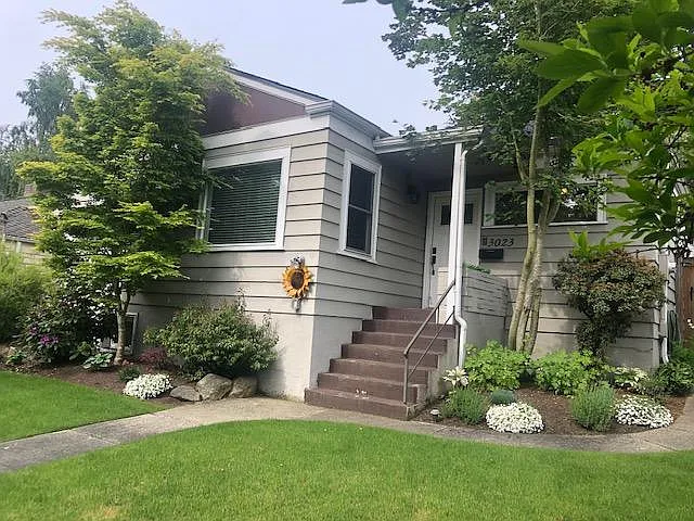 Building Photo - 3023 34th Ave W