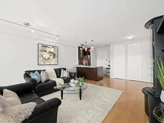 4th image of 70 E 10th St APT 16P