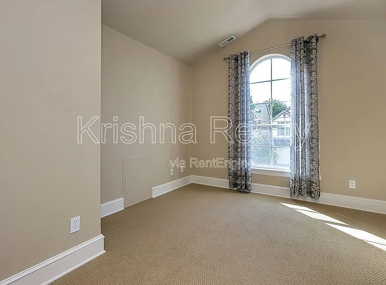 12649 NW Bayonne Ln — Photo 10