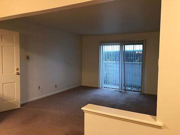 2nd image of 5525 Cresthaven Ln APT 1D