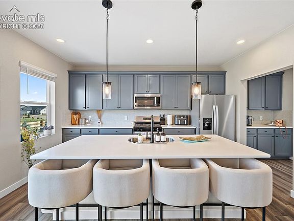 4th image of 957 Sunny Shore Dr