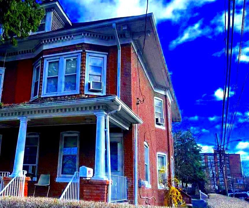 2nd image of 602 Riverside Ave