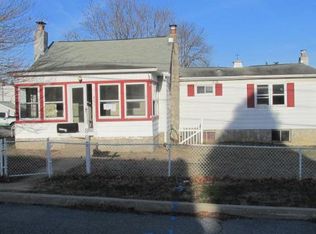 801 Crystle Rd, Aston, PA 19014