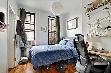 594 Driggs Avenue, #4R