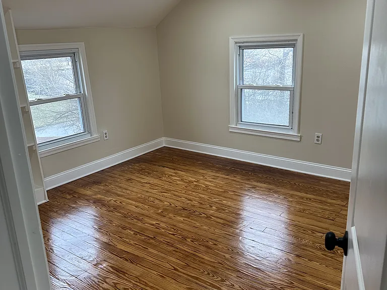 2427 Wythe Ave — Photo 5