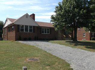 1915 Fairhope Rd NW, Roanoke, VA 24017