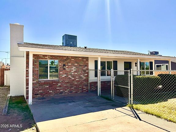 3rd image of 408 N MORRISON Avenue