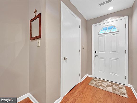 3rd image of 16 Beechtree Ln
