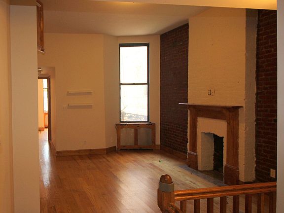2nd image of 346 W 47th St APT 1C