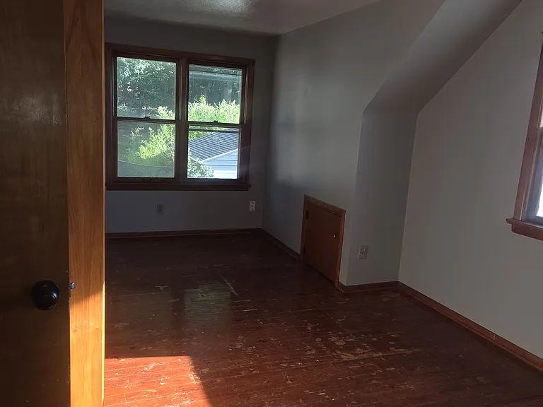 4407 Longwood Ave — Photo 19