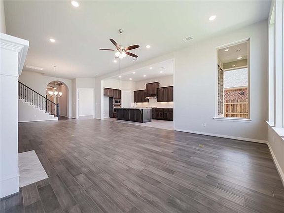 5th image of 115 Regents Ln