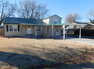 719 Brewer Dr, Garber, OK 73738
