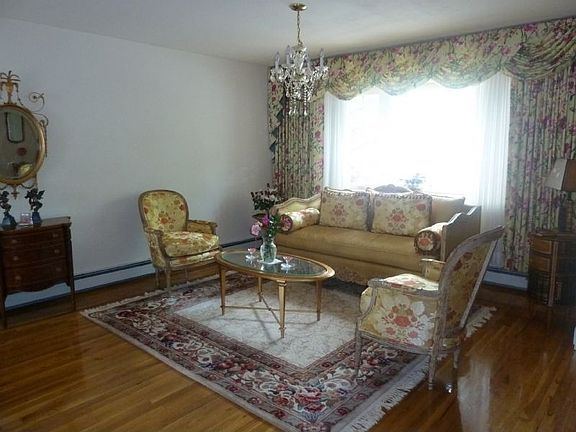 4th image of 6375A Douglaston Pkwy