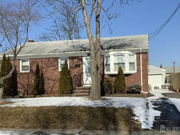 16 Holmes St, Carteret, NJ 07008