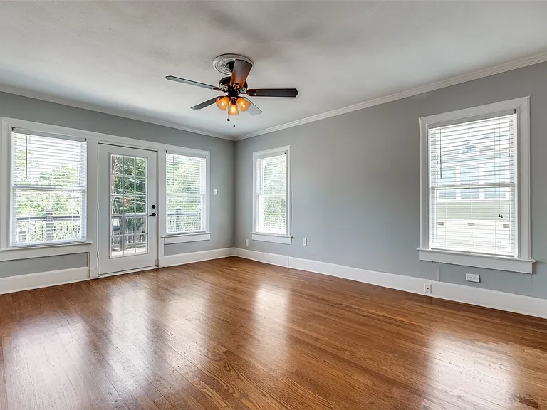 6101 Victor St #B — Photo 8