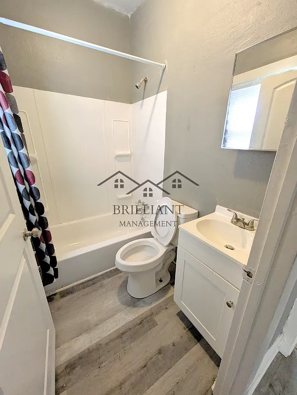 1 bed, 1.0 bath, $799 — Photo 3