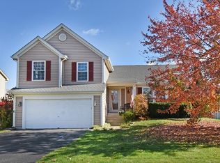 202 Carol Ln, Bolingbrook, IL 60440