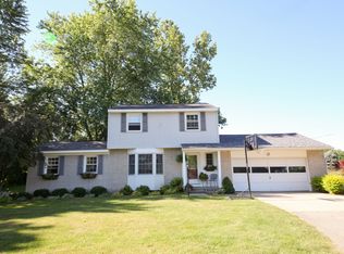 1060 Lincoln St NW, Grand Rapids, MI 49534