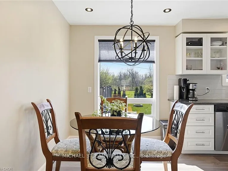 282 Roach Ave — Photo 14