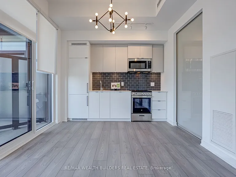 285 Dufferin St #1103 — Photo 10
