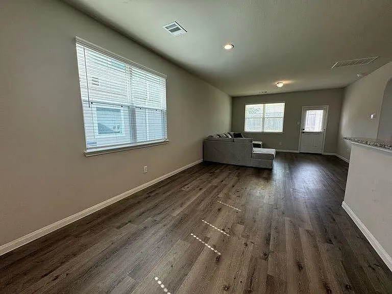 2218 Angie Kaye Dr — Photo 3