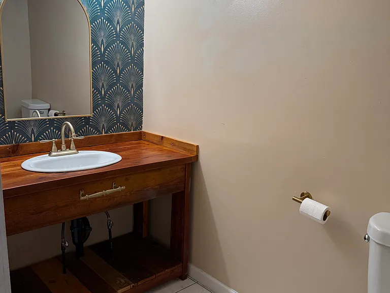 205 Locust St — Photo 12