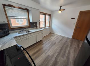 9452 Maple Dr APT 1A, Des Plaines, IL 60018