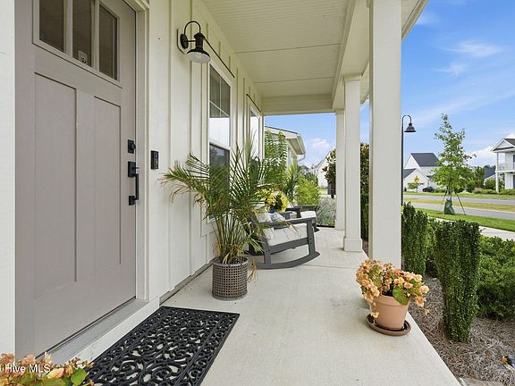 3rd image of 839 Edgerton Drive