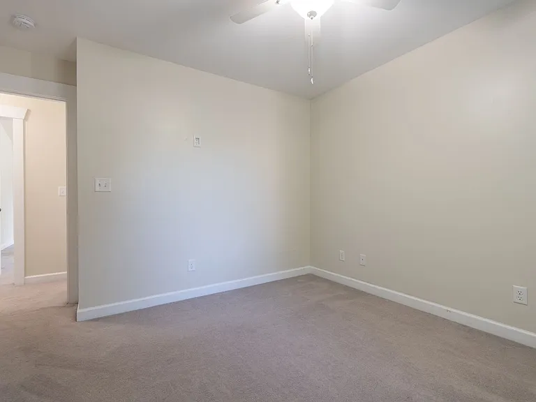 1400 Goodman St — Photo 9