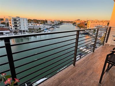 8100 Byron Ave APT 504, Miami Beach, FL, 33141