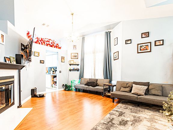 4th image of 16825 Baltic Ct