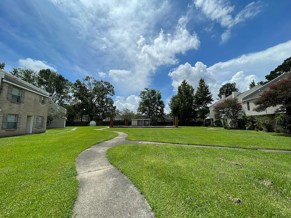 4810 Kennesaw Dr